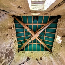 Maison de campagne avec 5 dépendances à restaurer à vendre, à proximité de Saint-Clar (32)