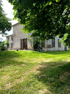 Ensemble de charme & de caractère : château, conciergerie & tour de guêt du XVIIIème près de Saint-Clar (32)