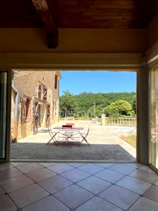 Jolie maison de campagne (320 m2, 9 pièces, 5 chambres) à vendre, sur terrain de 8500 m2, à dix minutes d'Auch (32)