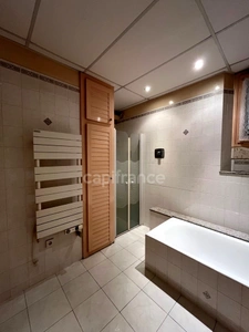 Jolie maison de campagne (320 m2, 9 pièces, 5 chambres) à vendre, sur terrain de 8500 m2, à dix minutes d'Auch (32)