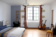 Propriete à vendre 15 pièces, 9 ha, proche de FLEURANCE (32)