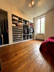 Jolie maison en plein centre de FLEURANCE (32), 165 m2, 5 pièces, 3 chambres, cave, jardin clos et puits... 