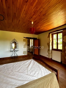 Jolie maison de campagne (320 m2, 9 pièces, 5 chambres) à vendre, sur terrain de 8500 m2, à dix minutes d'Auch (32)
