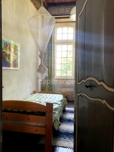 Ensemble de charme & de caractère : château, conciergerie & tour de guêt du XVIIIème près de Saint-Clar (32)
