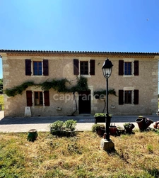 Jolie maison de campagne (320 m2, 9 pièces, 5 chambres) à vendre, sur terrain de 8500 m2, à dix minutes d'Auch (32)