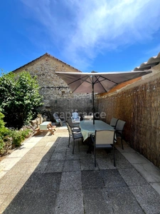 Charmante maison de village entièrement restaurée, 5 pièces, 3 chambres, au coeur du triangle Saint-Clar / Fleurance / Lectoure