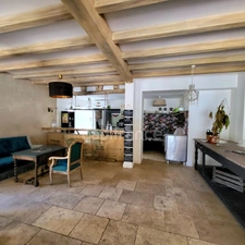 Ensemble atypique de deux maisons avec commerce en plein coeur de SAINT CLAR (32) à vendre