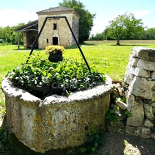 Maison de campagne avec 5 dépendances à restaurer à vendre, à proximité de Saint-Clar (32)