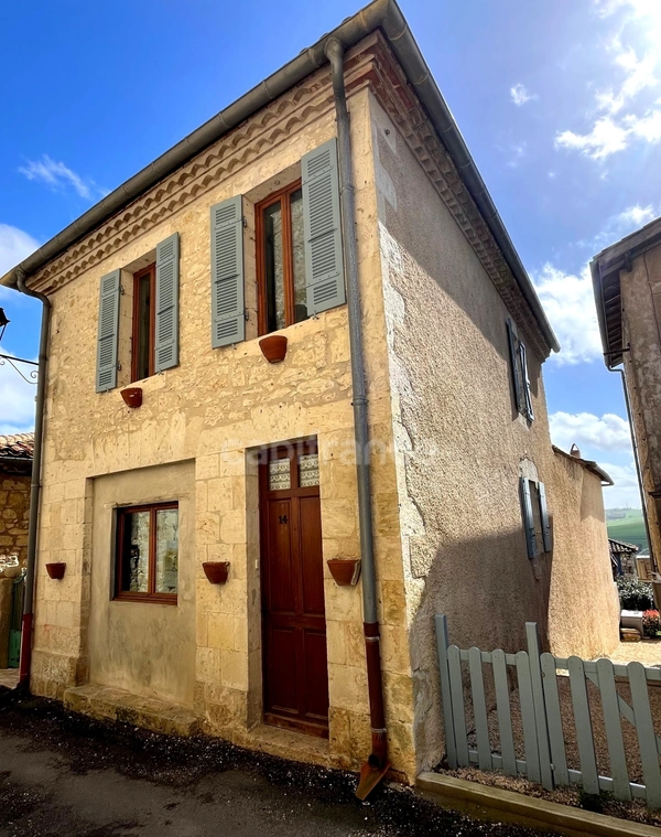 T3 : Maison de village en pierre entièrement rénovée, 85 m2, 2 chambres, à 15 km de Fleurance / Lectoure / Condom (32)