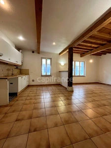 Maison de village scindée en deux habitations distinctes à 6 km de Lectoure (32)