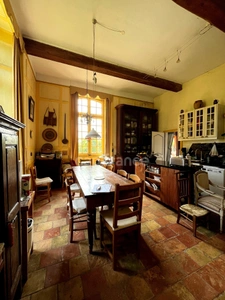 Ensemble de charme & de caractère : château, conciergerie & tour de guêt du XVIIIème près de Saint-Clar (32)