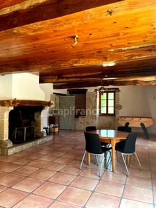 Jolie maison de campagne (320 m2, 9 pièces, 5 chambres) à vendre, sur terrain de 8500 m2, à dix minutes d'Auch (32)