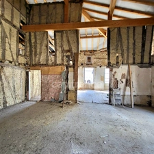 Ensemble atypique de deux maisons avec commerce en plein coeur de SAINT CLAR (32) à vendre