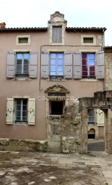 Maison de ville 4 pièces, 3 chambres, 130 m2, en plein coeur de LECTOURE (32)