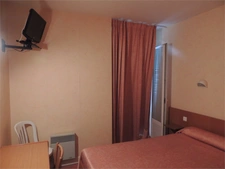 Dpt Hautes Pyrénées (65), à vendre LOURDES Hôtel - Restaurant 