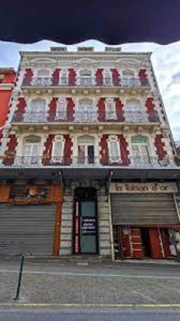 Dpt Hautes Pyrénées (65), à vendre LOURDES Local commercial 