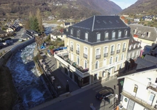 Dpt Hautes Pyrénées (65), à vendre proche de LUZ SAINT SAUVEUR Hôtel - Restaurant 