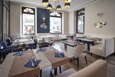 Dpt Hautes Pyrénées (65), à vendre proche de LUZ SAINT SAUVEUR Hôtel - Restaurant 