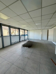 Dpt Hautes Pyrénées (65), à vendre TARBES Bâtiment 