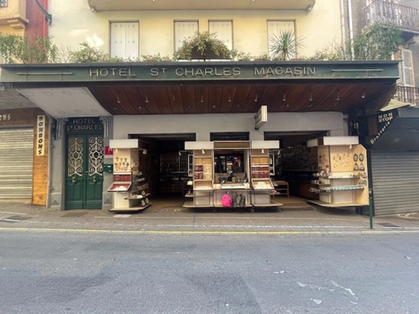 Dpt Hautes Pyrénées (65), à vendre LOURDES Local commercial 