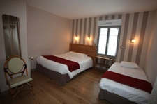 Dpt Hautes Pyrénées (65), à vendre proche de LUZ SAINT SAUVEUR Hôtel - Restaurant 