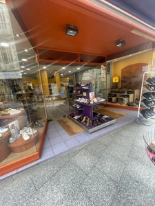 Dpt Hautes Pyrénées (65), à vendre LOURDES Chaussures et accessoires 