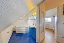 A VENDRE -Exclusivité - Saint-Quay-Portrieux (22) - centre -T2 bis, espace nuit cabine, cave 10 m², vue mer - 32,41 m² Carrez - 48 m² utiles - plage et commerces à pied - station balnéaire.