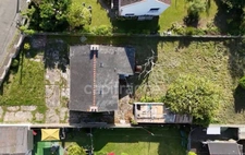 Dpt Côtes-d’Armor (22), à vendre PAIMPOL – Secteur Lanvignec – Maison à reprendre – 65 m² de plain-pied – T3 – 2 chambres – Combles 56 m² au sol – Terrain – 2 dépendances – Centre et port proches