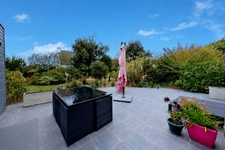 Dept Cotes d'Armor (22) - for sale - PLEUMEUR-BODOU - House T10 – 245 m² - 7 bedrooms - Land 1,661 m² - Double garage - Independent apartment.