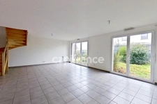 For sale - (35) Ille-et-Vilaine - Liffré, approximately 20 km from Rennes - House - 6 rooms - 5 bedrooms - 116.70 square meters - 337 m² plot - garage - garden