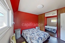 Dpt Côtes-d’Armor (22), à vendre GUINGAMP 22200 - Maison contemporaine T6 161,56 m² - Vie de plain-pied - Véranda 45 m² - Pergola bioclimatique - 2 garages - Terrain 609 m²