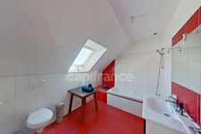 Dpt Côtes-d’Armor (22), à vendre GUINGAMP 22200 - Maison contemporaine T6 161,56 m² - Vie de plain-pied - Véranda 45 m² - Pergola bioclimatique - 2 garages - Terrain 609 m²