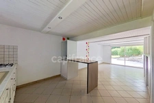 Dpt Côtes-d'Armor (22) - À vendre Saint-Agathon – Maison T6 rénovée 4 chambres 156,87 m² dont studio indépendant 31,36 m² – Terrain 1343 m² – DPE C – 5 min Guingamp