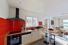 Dpt Côtes-d’Armor (22), à vendre GUINGAMP 22200 - Maison contemporaine T6 161,56 m² - Vie de plain-pied - Véranda 45 m² - Pergola bioclimatique - 2 garages - Terrain 609 m²