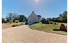 Côtes-d'Armor (22) department, for sale in PLOUISY 22200 - bordering GRÂCES - 6-room house, 135 m² - single-storey living - landscaped garden - 3,662 m² plot - 2 terraces