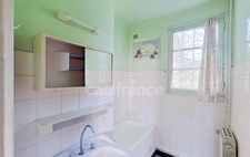 Dpt Côtes-d’Armor (22), à vendre PAIMPOL – Secteur Lanvignec – Maison à reprendre – 65 m² de plain-pied – T3 – 2 chambres – Combles 56 m² au sol – Terrain – 2 dépendances – Centre et port proches