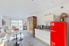 Dpt Côtes-d’Armor (22), à vendre GUINGAMP 22200 - Maison contemporaine T6 161,56 m² - Vie de plain-pied - Véranda 45 m² - Pergola bioclimatique - 2 garages - Terrain 609 m²