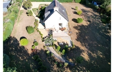Côtes-d'Armor (22) department, for sale in PLOUISY 22200 - bordering GRÂCES - 6-room house, 135 m² - single-storey living - landscaped garden - 3,662 m² plot - 2 terraces