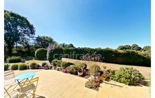 Côtes-d'Armor (22) department, for sale in PLOUISY 22200 - bordering GRÂCES - 6-room house, 135 m² - single-storey living - landscaped garden - 3,662 m² plot - 2 terraces
