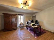 VALAMBRAY, CALVADOS (14) – STONE FARMHOUSE WITH OVER 1,000 M² OF OUTBUILDINGS, STABLES AND BARNS, SET IN ALMOST 1.5 HECTARES)