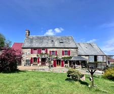 Maison en pierre de 244 m2 habitables avec chambres d'hôtes et 8500 m2 terrain à vendre CHAMP DU BOULT (14)