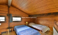 À vendre, à deux pas de la plage : chalet avec terrain, garages et beau potentiel Asnelles (14) (Calvados)