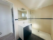 TOURVILLE-SUR-ODON (14) – MAISON AVEC 3 CHAMBRES, JARDIN ET DEUX GARAGES