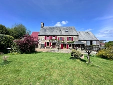 Maison en pierre de 244 m2 habitables avec chambres d'hôtes et 8500 m2 terrain à vendre CHAMP DU BOULT (14)
