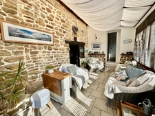Maison en pierre avec gîte, dépendances et terrain de 2 200 m²(50) St Brice de Landelles, Manche - Proche Bretagne