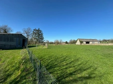 Propriété À VENDRE avec maison et gîte indépendant, dépendances et terrain de 5 000 m² – Mortain LE NEUFBOURG (50) - Mortain