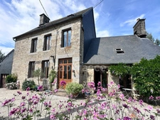 Maison à vendre 6 pièces SOURDEVAL (50) avec garage et sous sol complet