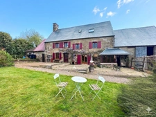 Maison en pierre de 244 m2 habitables avec chambres d'hôtes et 8500 m2 terrain à vendre CHAMP DU BOULT (14)