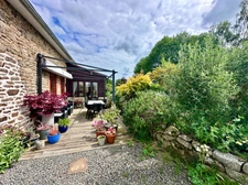 Maison en pierre avec gîte, dépendances et terrain de 2 200 m²(50) St Brice de Landelles, Manche - Proche Bretagne