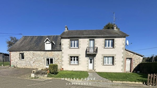 Maison individuelle avec 4 chambres, garage et terrain d'environ 2675 m² – Mortain LE NEUFBOURG (50) - Mortain